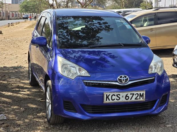 Toyota Ractis 1.5 FWD 2011 Blue