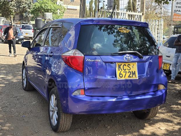 Toyota Ractis 1.5 FWD 2011 Blue