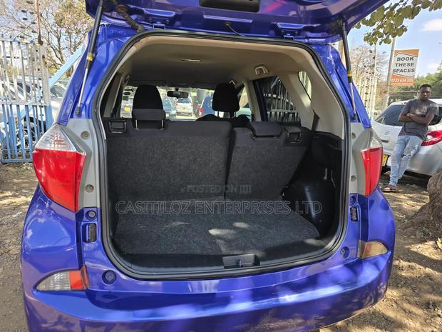 Toyota Ractis 1.5 FWD 2011 Blue