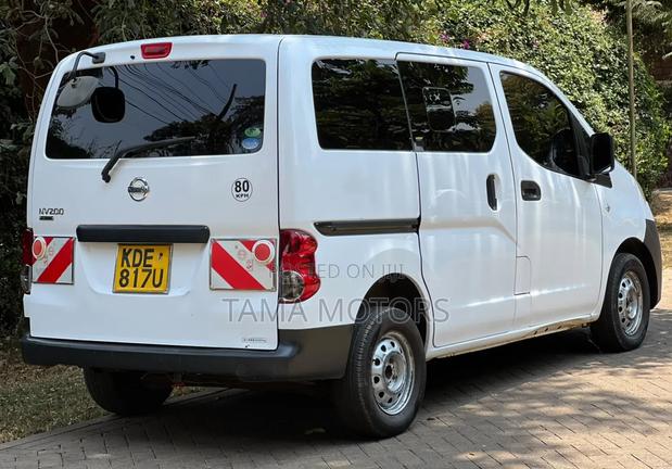 Nissan NV1500 2014 White