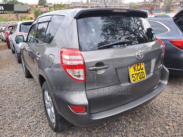 Toyota RAV4 2010 Brown