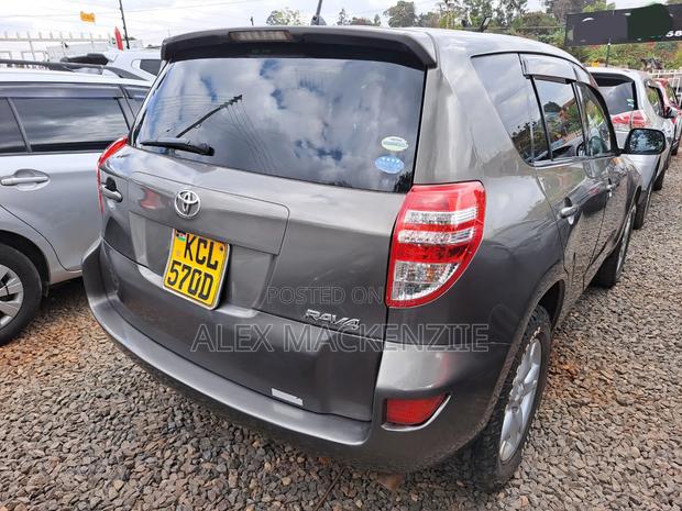 Toyota RAV4 2010 Brown