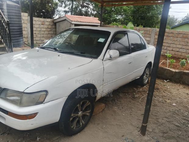 Toyota Corolla G-Touring 1995 White