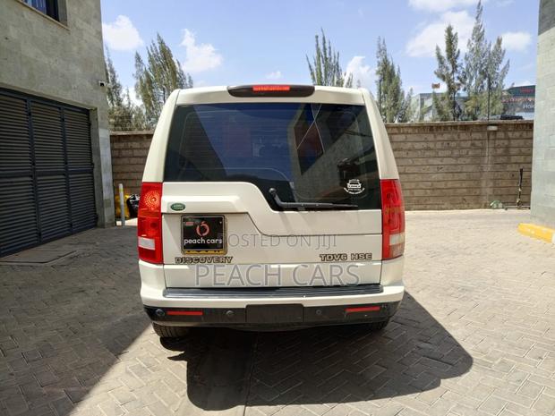 Land Rover Discovery 2009 White
