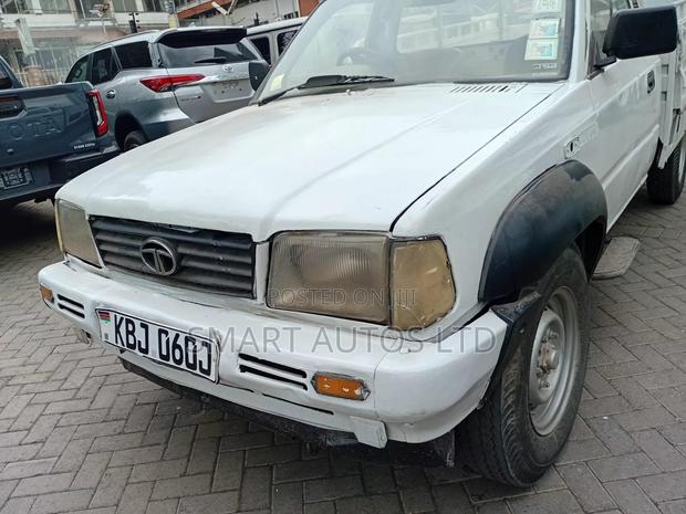Tata 407 2009 Off white