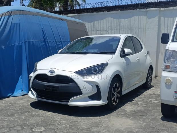 Toyota Yaris 2020 Pearl