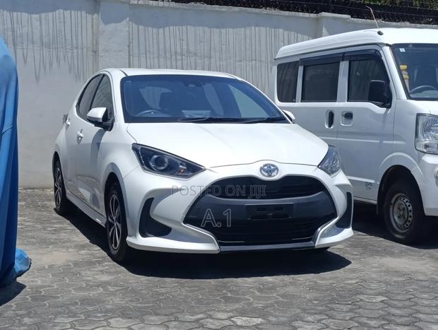 Toyota Yaris 2020 Pearl