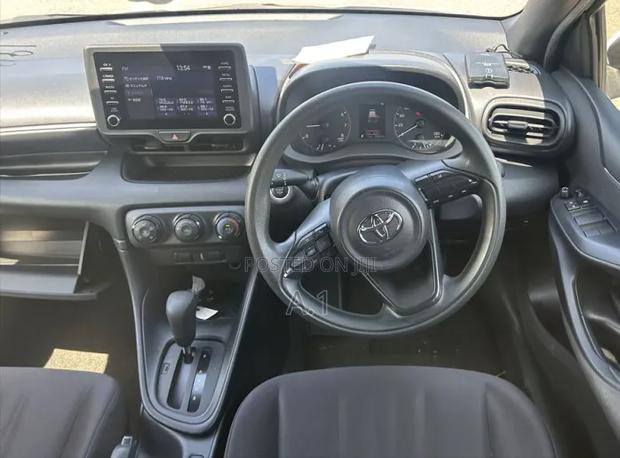 Toyota Yaris 2020 Pearl