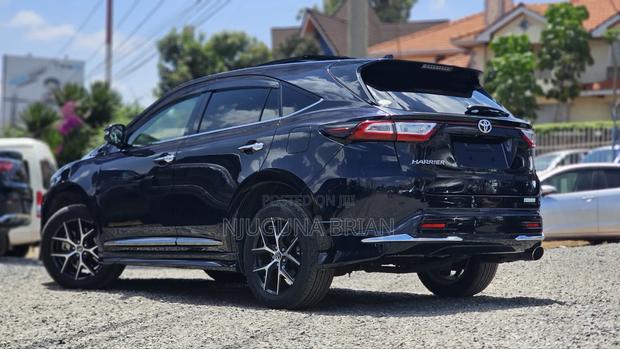 Toyota Harrier 2.0 4WD 2019 Black
