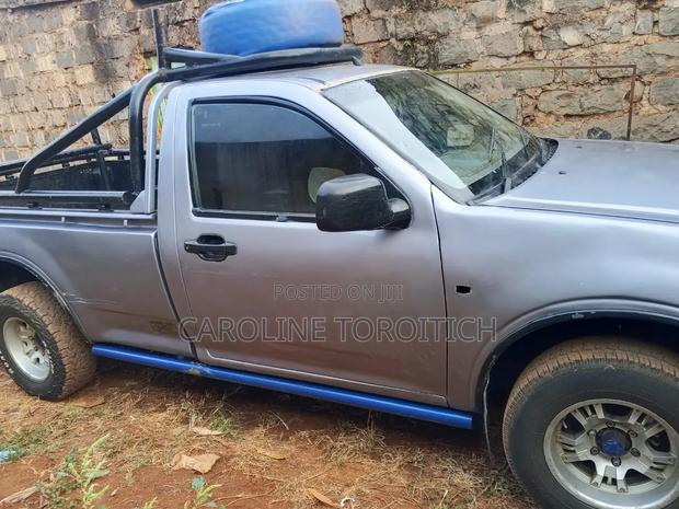 Isuzu D-MAX 2013 Silver