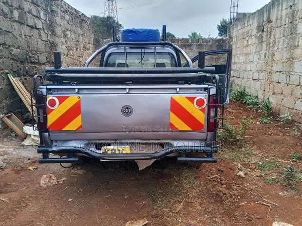 Isuzu D-MAX 2013 Silver