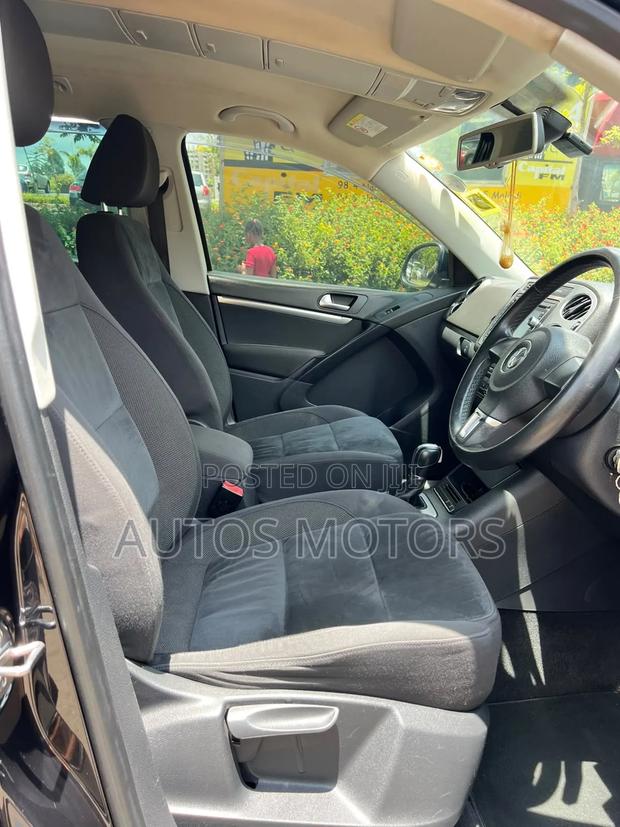 Volkswagen Tiguan R-Line 4dr SUV (2.0L 4cyl Turbo 6A) 2015 Black