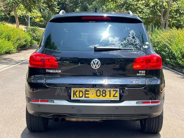 Volkswagen Tiguan R-Line 4dr SUV (2.0L 4cyl Turbo 6A) 2015 Black
