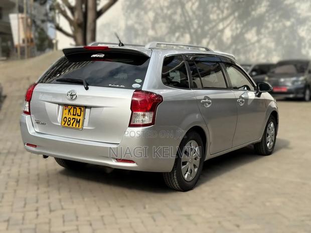 Toyota Corolla Fielder 2015 Silver