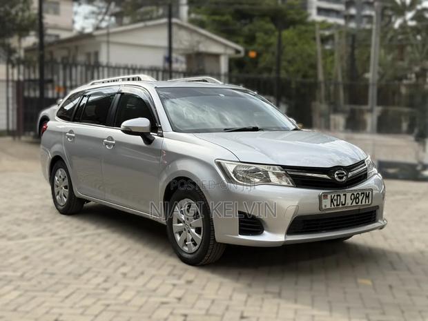 Toyota Corolla Fielder 2015 Silver