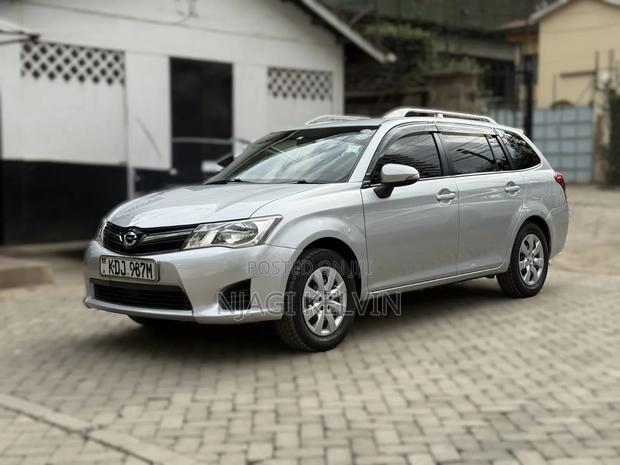 Toyota Corolla Fielder 2015 Silver