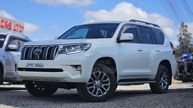 Toyota Land Cruiser Prado Kakadu 2020 White