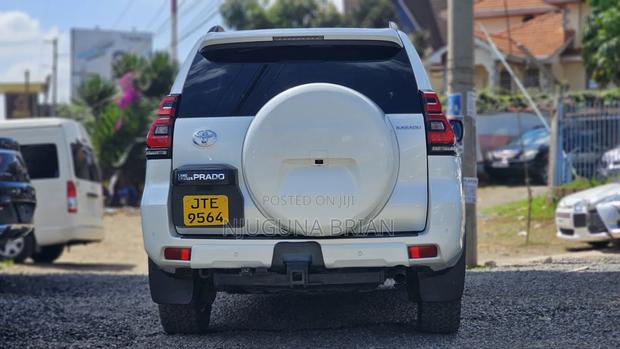 Toyota Land Cruiser Prado Kakadu 2020 White