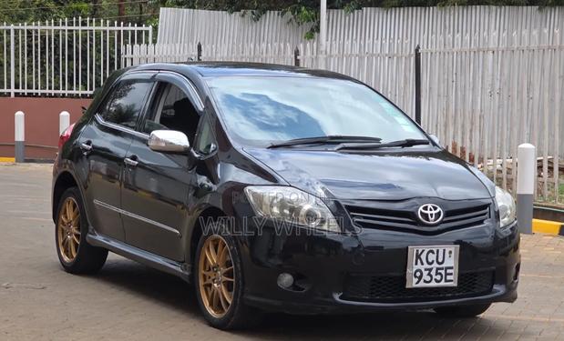 Toyota Auris 2012 Black
