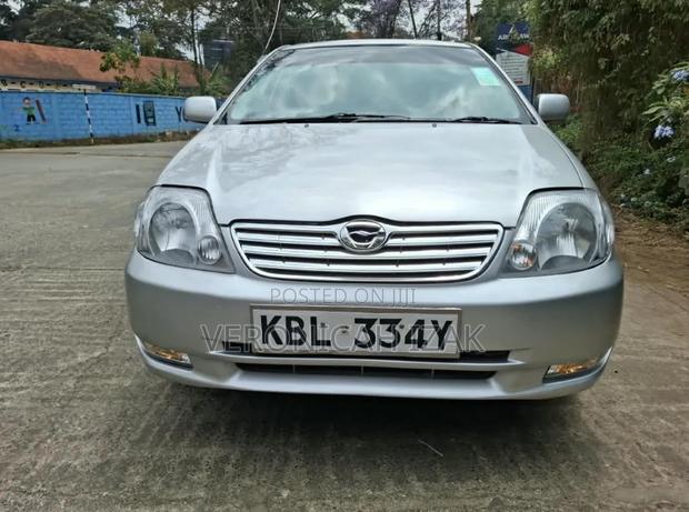 Toyota Corolla 2004 Silver