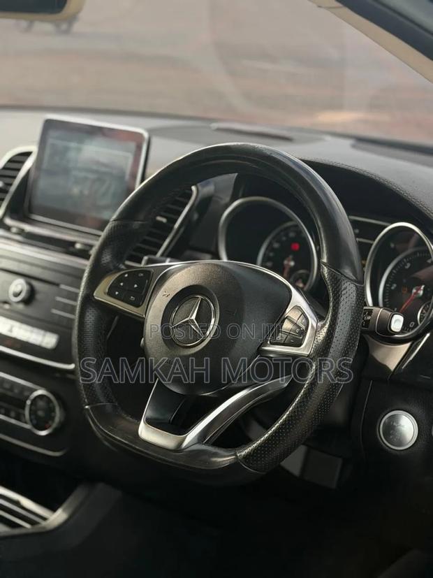 Mercedes-Benz GLE-Class 2018 Blue