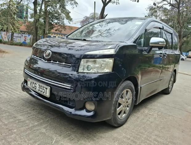 Toyota Voxy 2006 Black