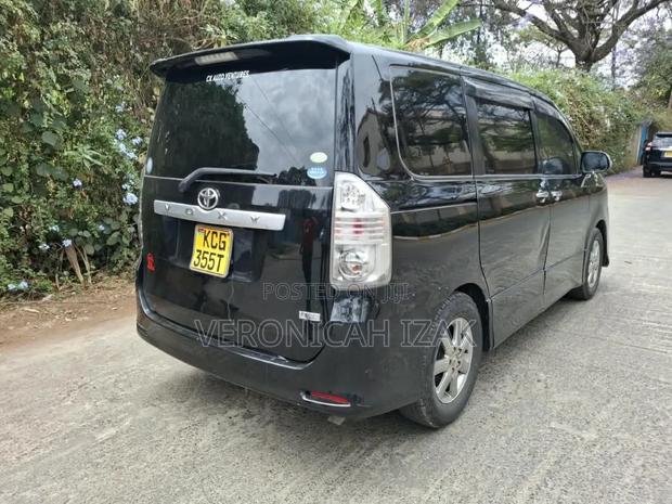 Toyota Voxy 2006 Black