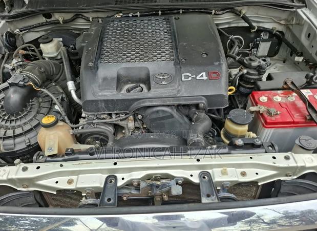 Toyota Hilux 2010 Silver