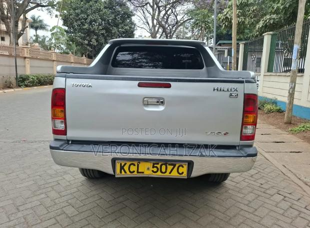 Toyota Hilux 2010 Silver