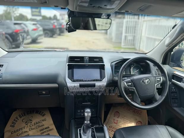 Toyota Land Cruiser Prado 2.8 2021 Black