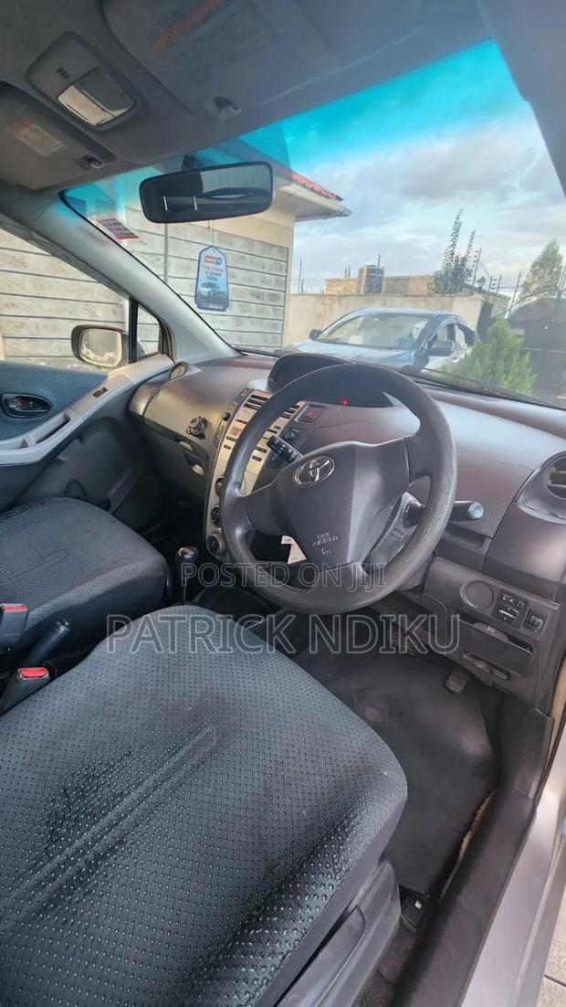 Toyota Vitz 1.0 FWD 5dr 2007 Silver