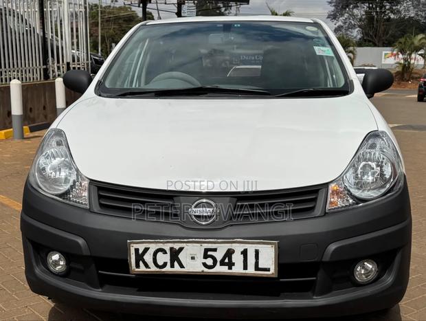 Nissan Advan 2009 White