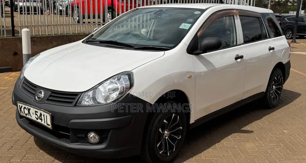 Nissan Advan 2009 White