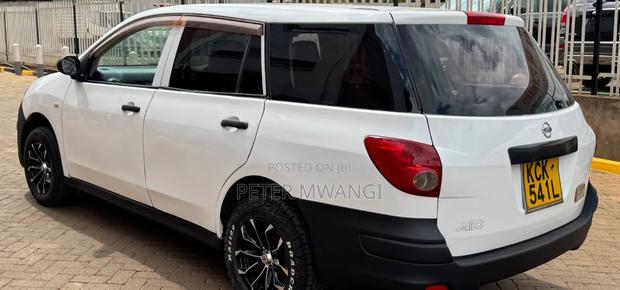 Nissan Advan 2009 White