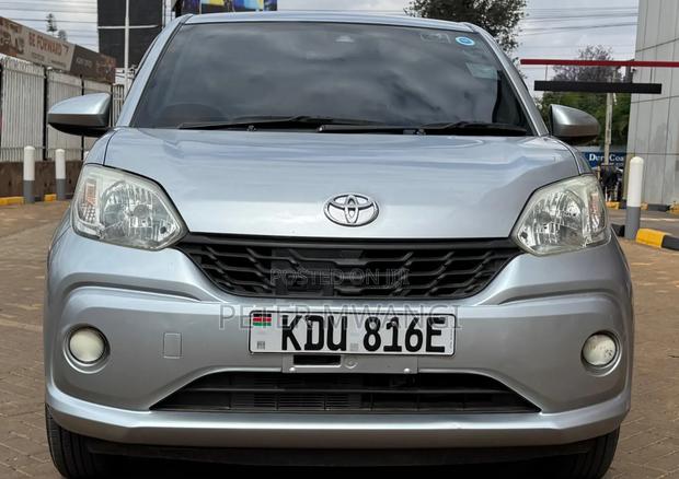 Toyota Passo 2018 Silver