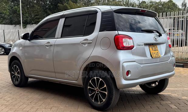 Toyota Passo 2018 Silver