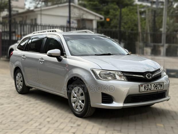 Toyota Corolla Fielder 2015 Silver