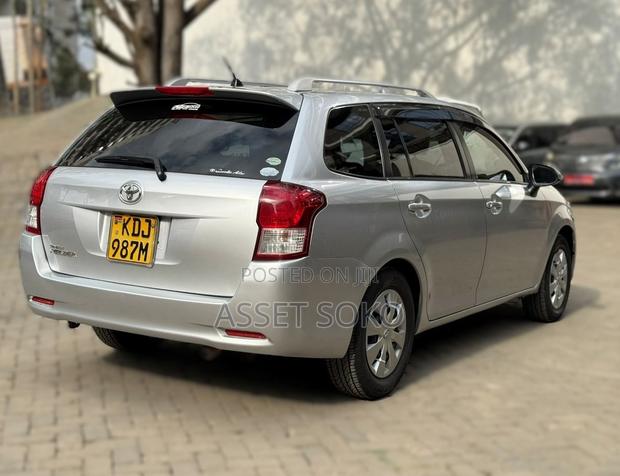 Toyota Corolla Fielder 2015 Silver