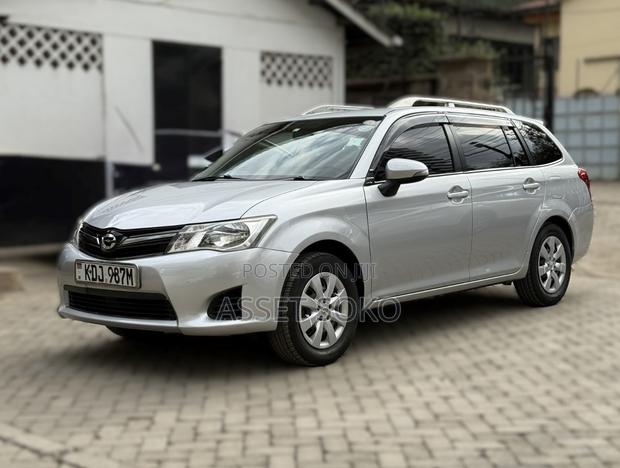 Toyota Corolla Fielder 2015 Silver