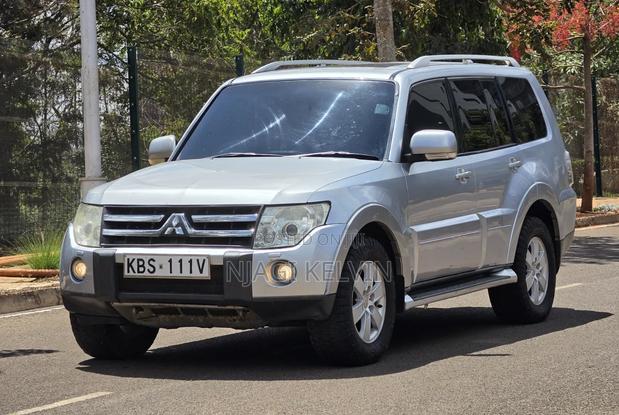 Mitsubishi Pajero 2005 Silver