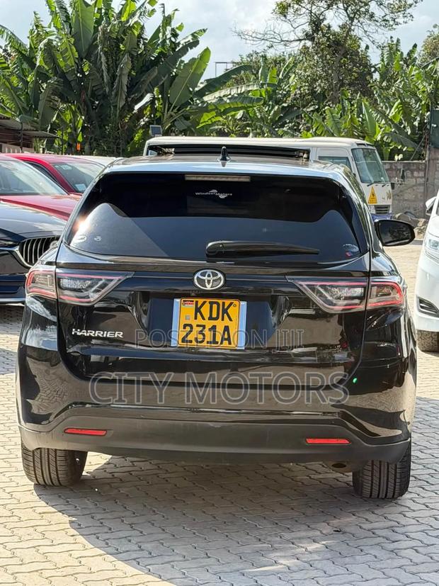 Toyota Harrier 2.0 2015 Black