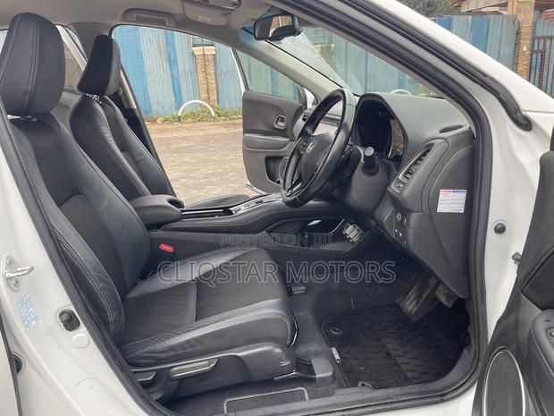 Honda Vezel 1.5 Hybrid 4WD 2019 White