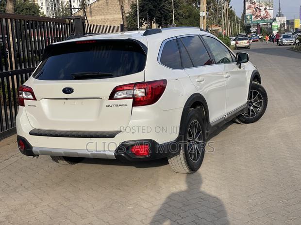 Subaru Outback 2.5i Premium AWD 2019 White