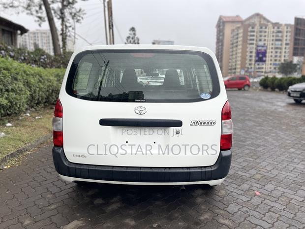 Toyota Probox 1.5 F 2WD 2021 White