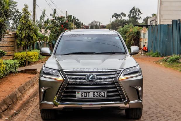 Lexus LX 2017 Silver