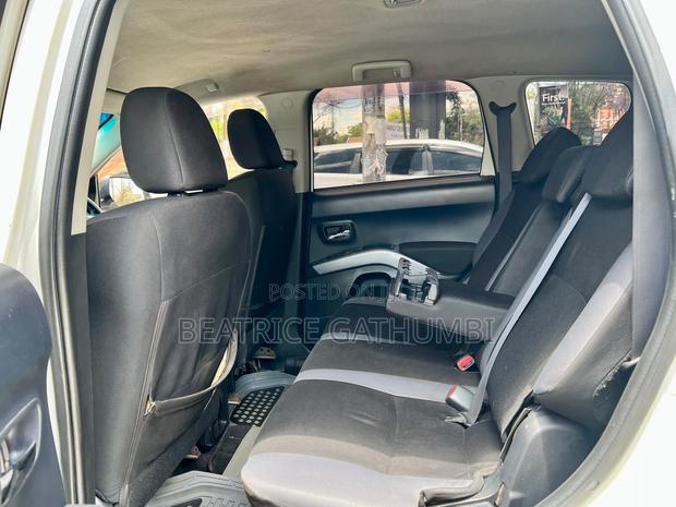 Mitsubishi Outlander 2009 White