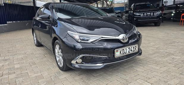 Toyota Auris 2017 Silver