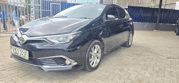 Toyota Auris 2017 Silver