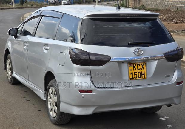 Toyota Wish 2012