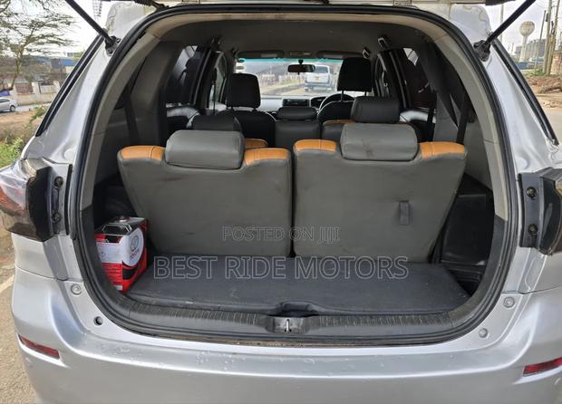 Toyota Wish 2012